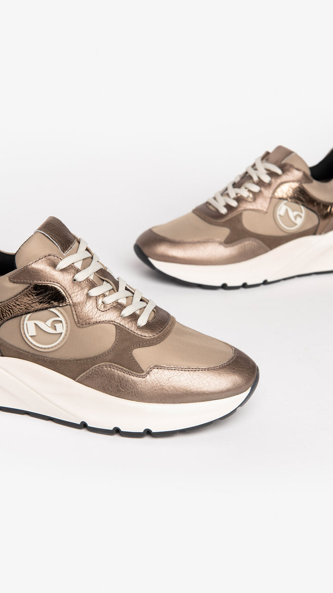 NeroGiardini Sneakers in camoscio stile unico e qualità – Musto Calzature srl