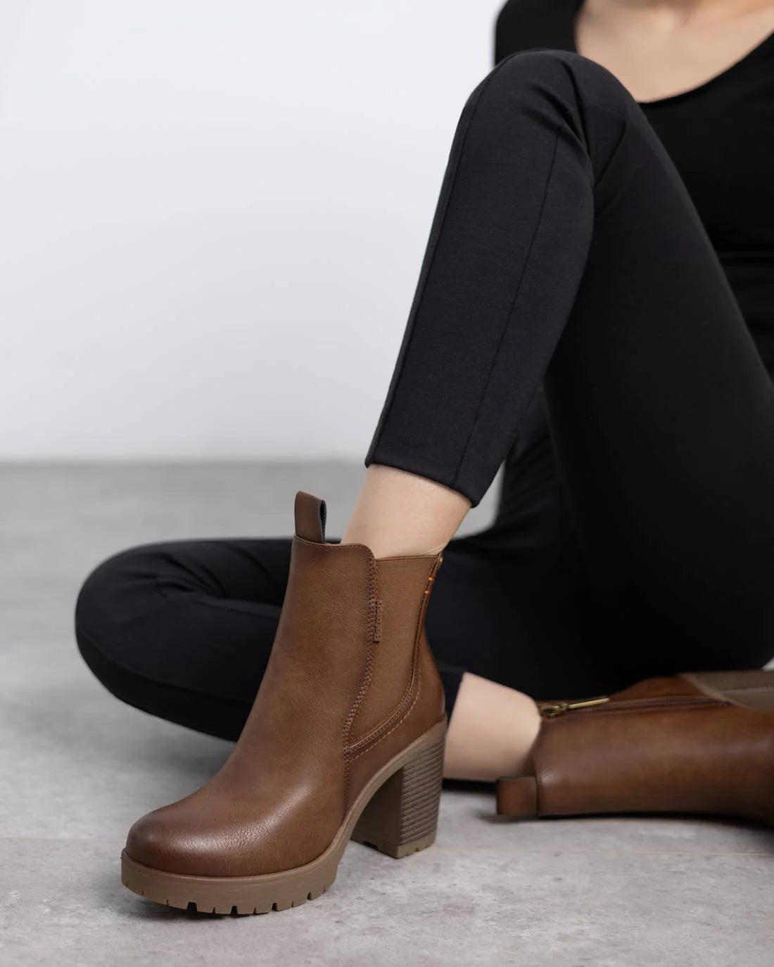 Refresh 17320002 Stivaletto con tacco da donna camel