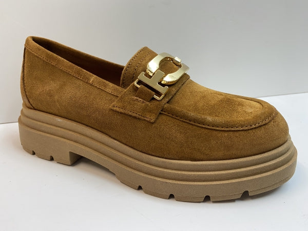 Mamy 04 mocassino in pelle scamosciata cuoio con morsetto dorato