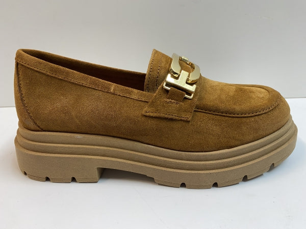 Mamy 04 mocassino in pelle scamosciata cuoio con morsetto dorato