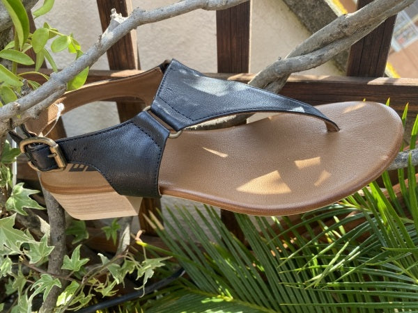 Bueno A7301 sandalo infradito in pelle nero