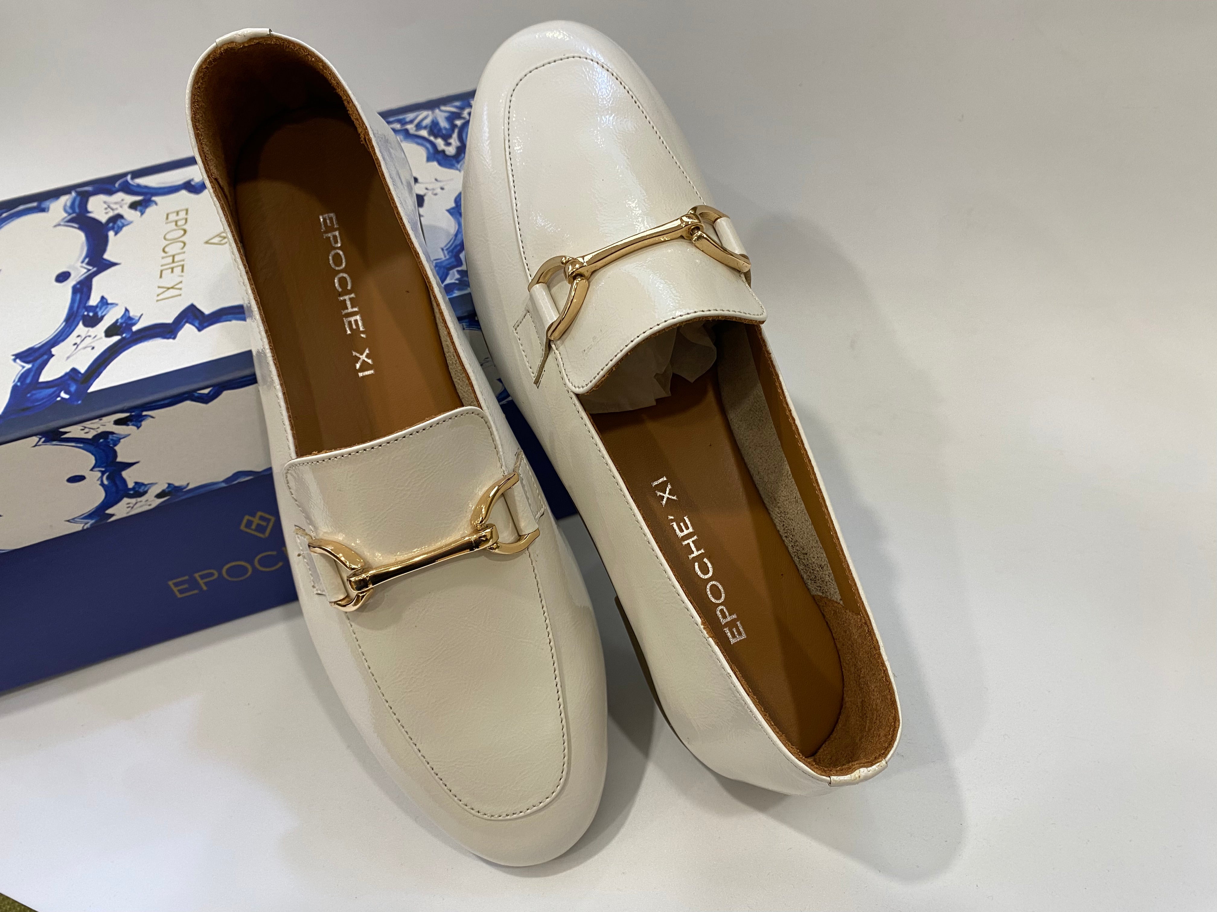 Epochè XI Napoli 29 mocassino basso donna in pelle beige con morsetto oro