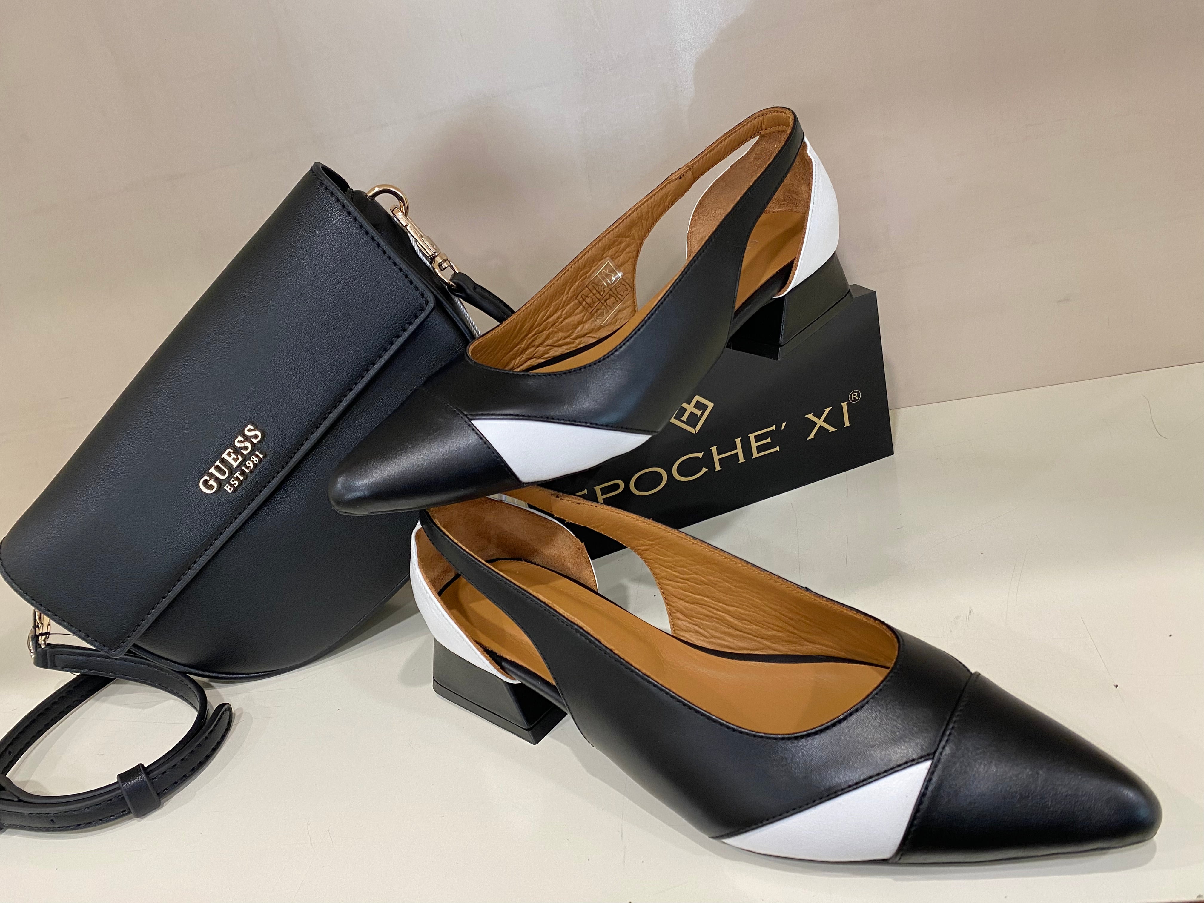 Epochè XI Limburg 24 dècolletè donna tacco medio con aperture laterali in pelle nero/bianco