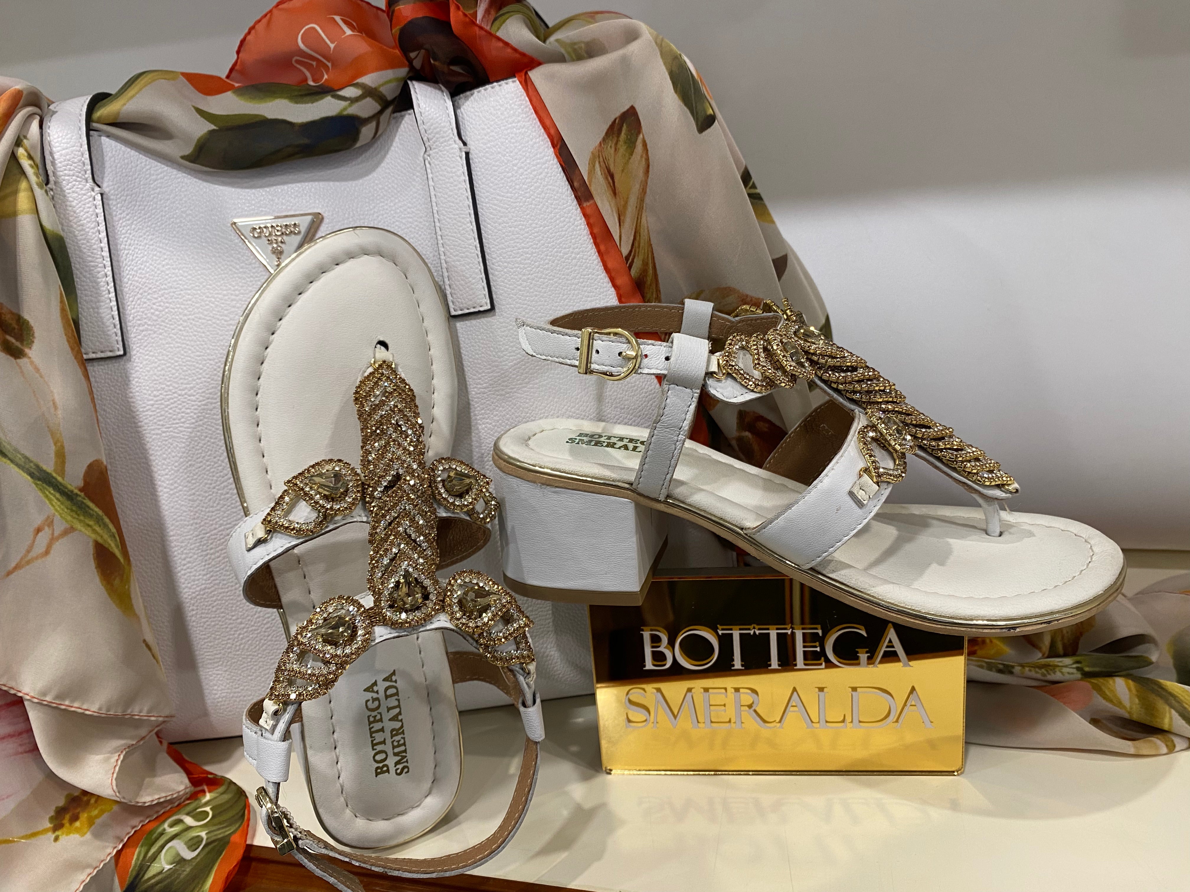 Bottega Smeralda 533LLC sandalo infradito con cinturino in pelle bianco