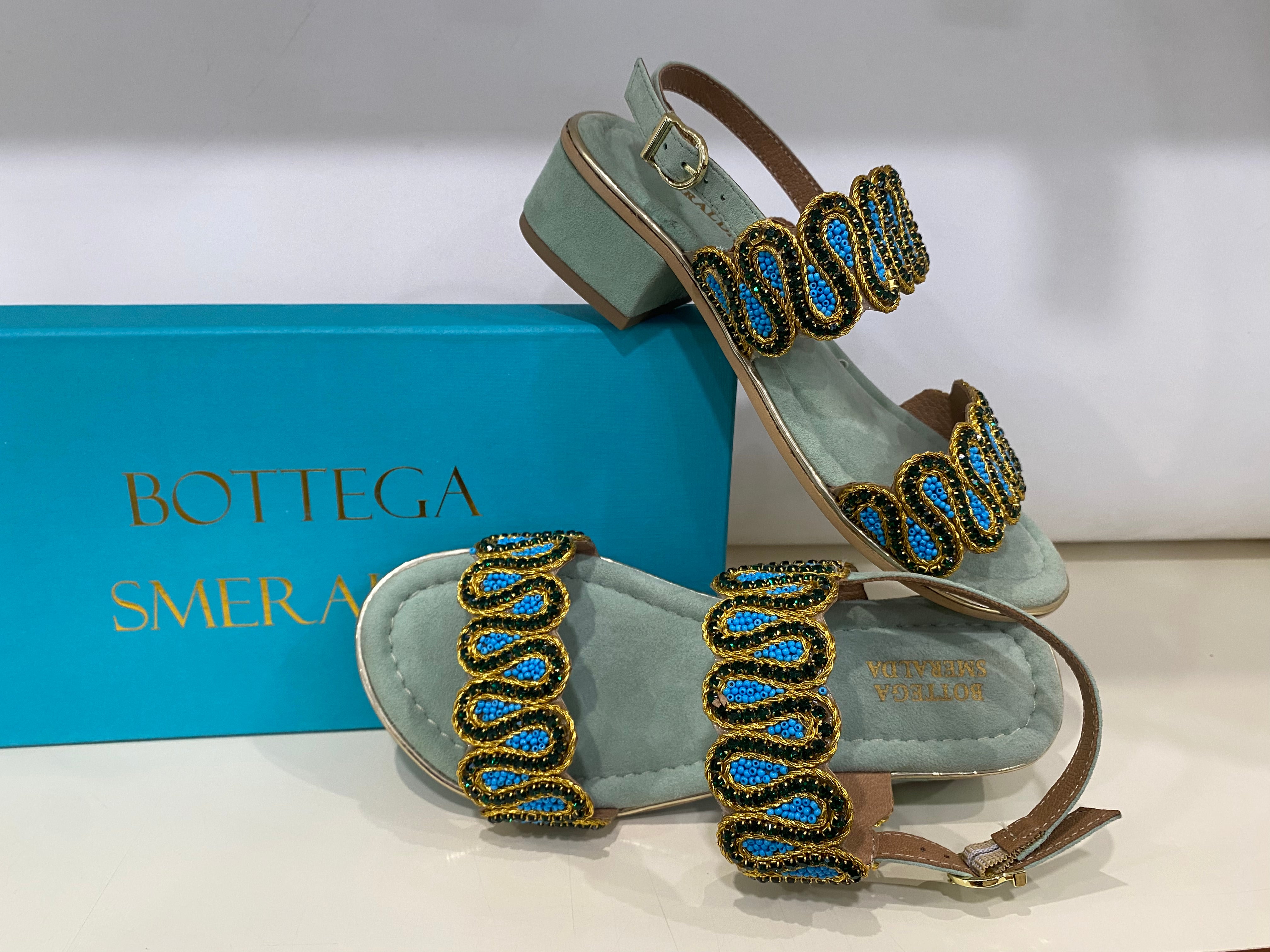 Bottega Smeralda 583SSQ sandalo due fasce con strass in pelle verde acqua