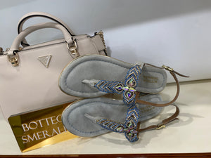 Bottega Smeralda 531SSQ sandalo infradito in pelle scamosciata celeste con strass