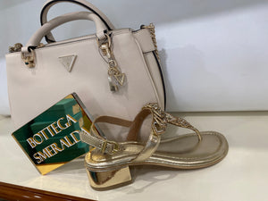 Bottega Smeralda 531SSQ sandalo infradito in pelle metallizzata oro con strass