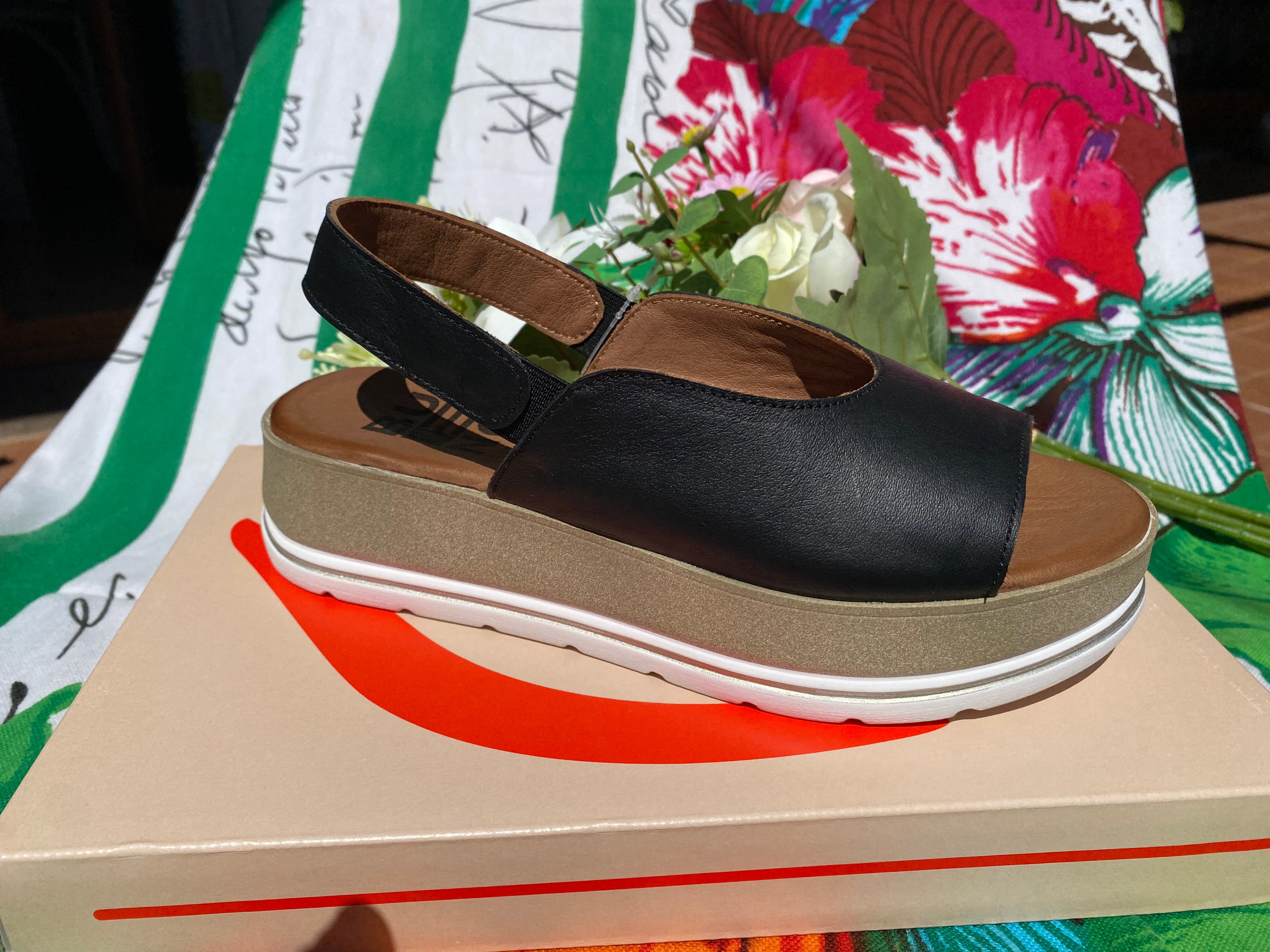 Bueno E3403 sandalo mono fascia con zeppa in pelle nero