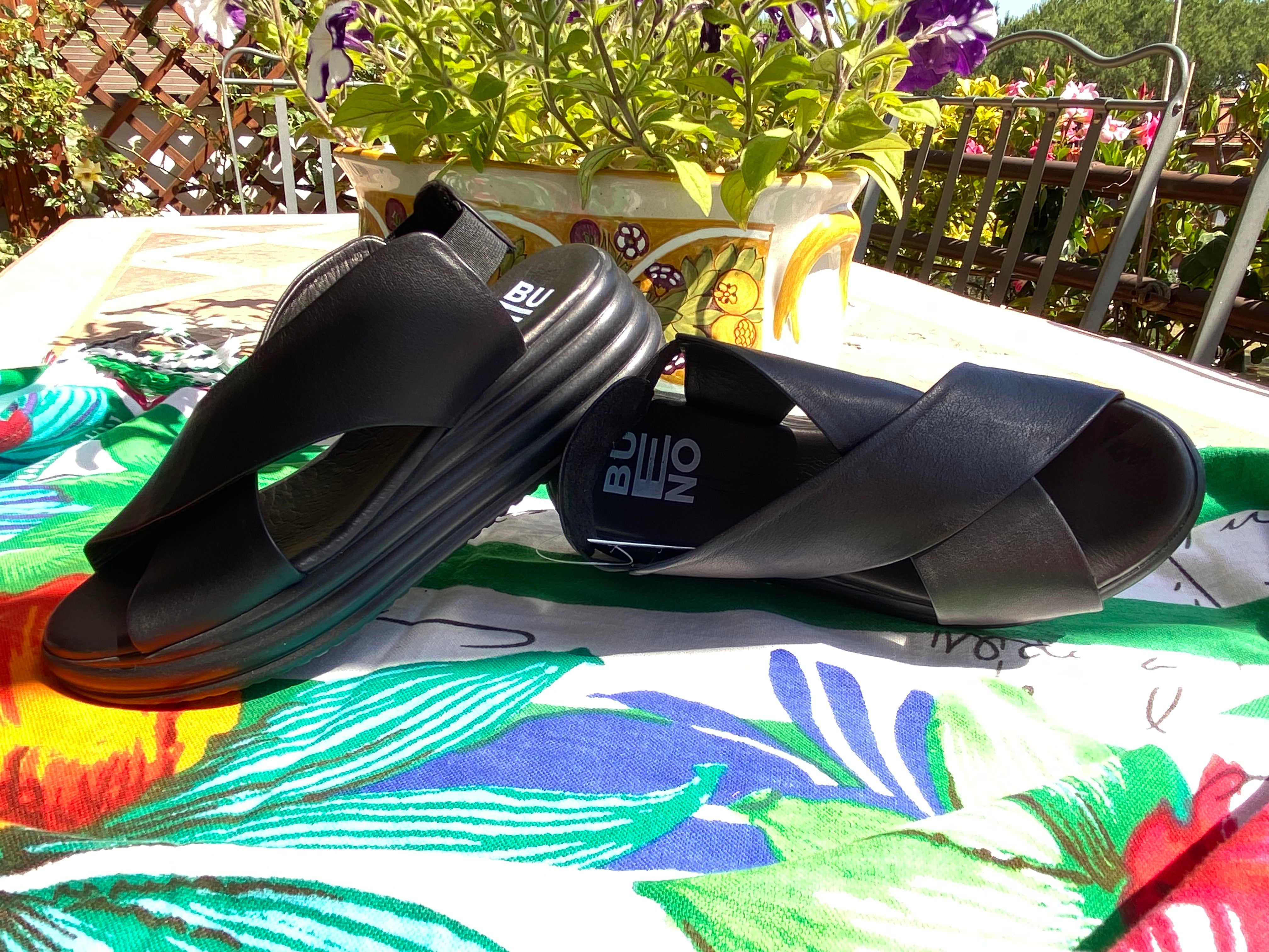 Bueno Y5703 sandalo doppia fascia con incrocio con zeppa platform in pelle nero