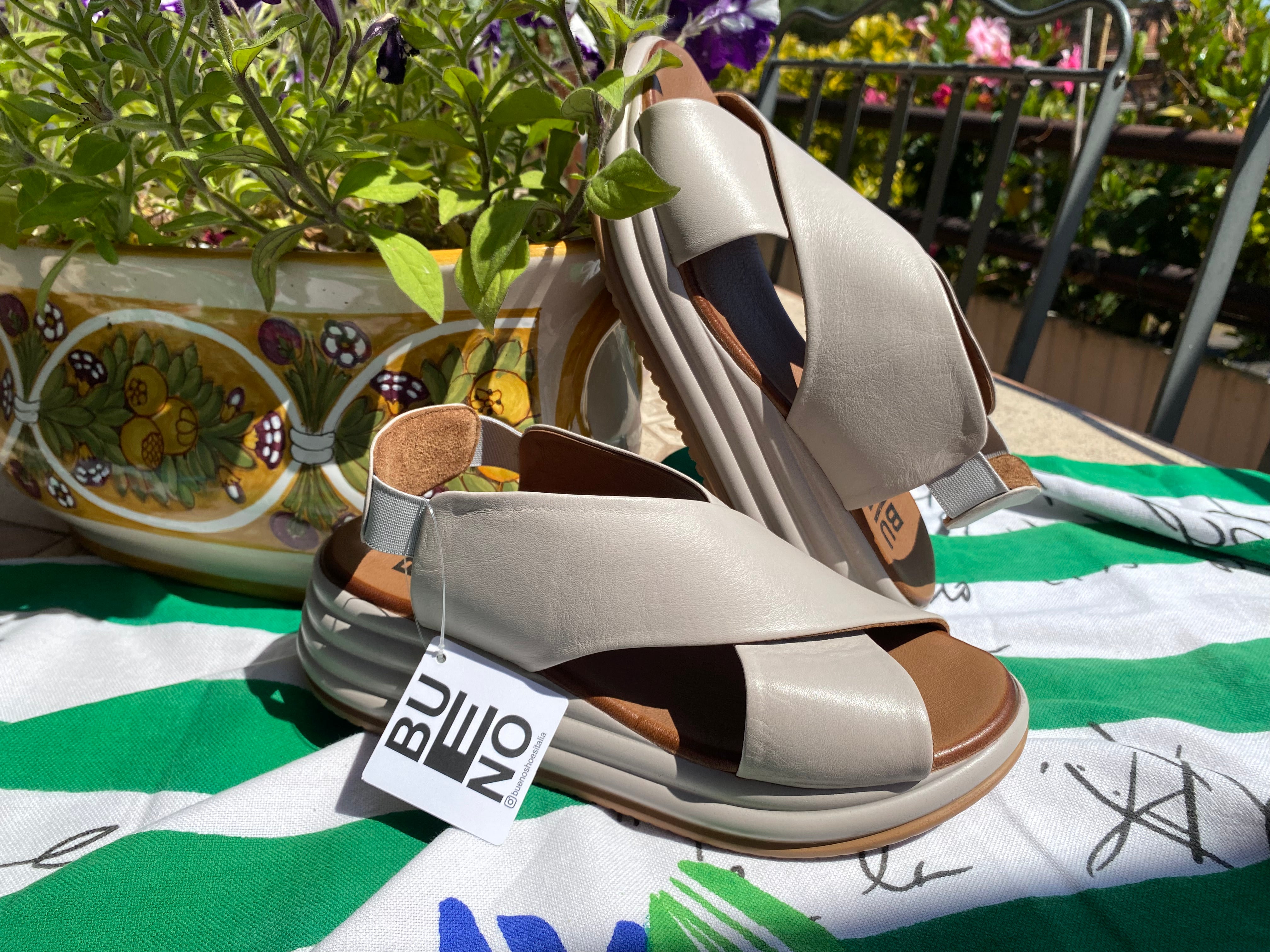 Bueno Y5703 sandalo doppia fascia con incrocio con zeppa platform in pelle grigio