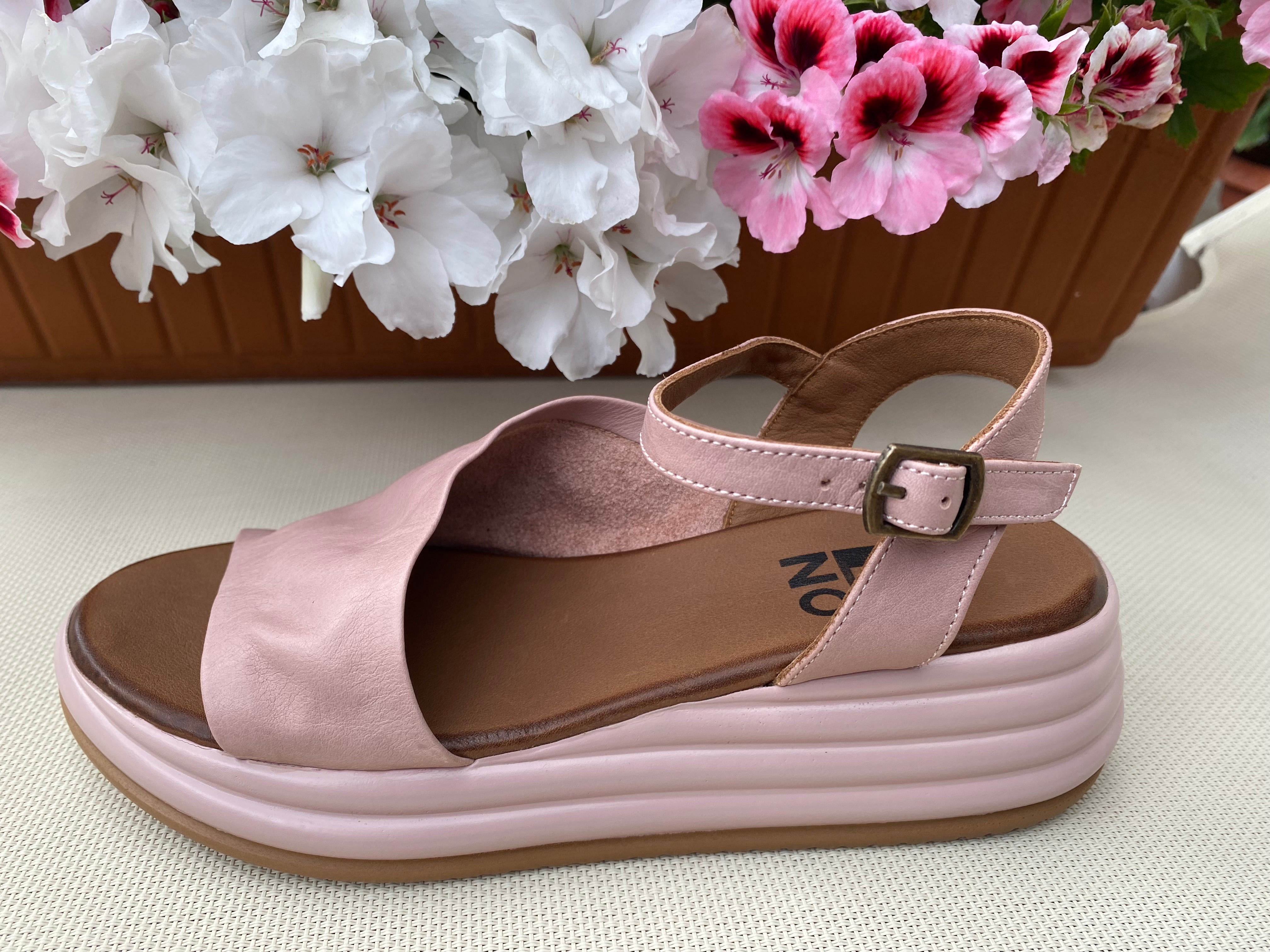 Bueno A2402 sandalo con fascia trasversale e cinturino in pelle rosa
