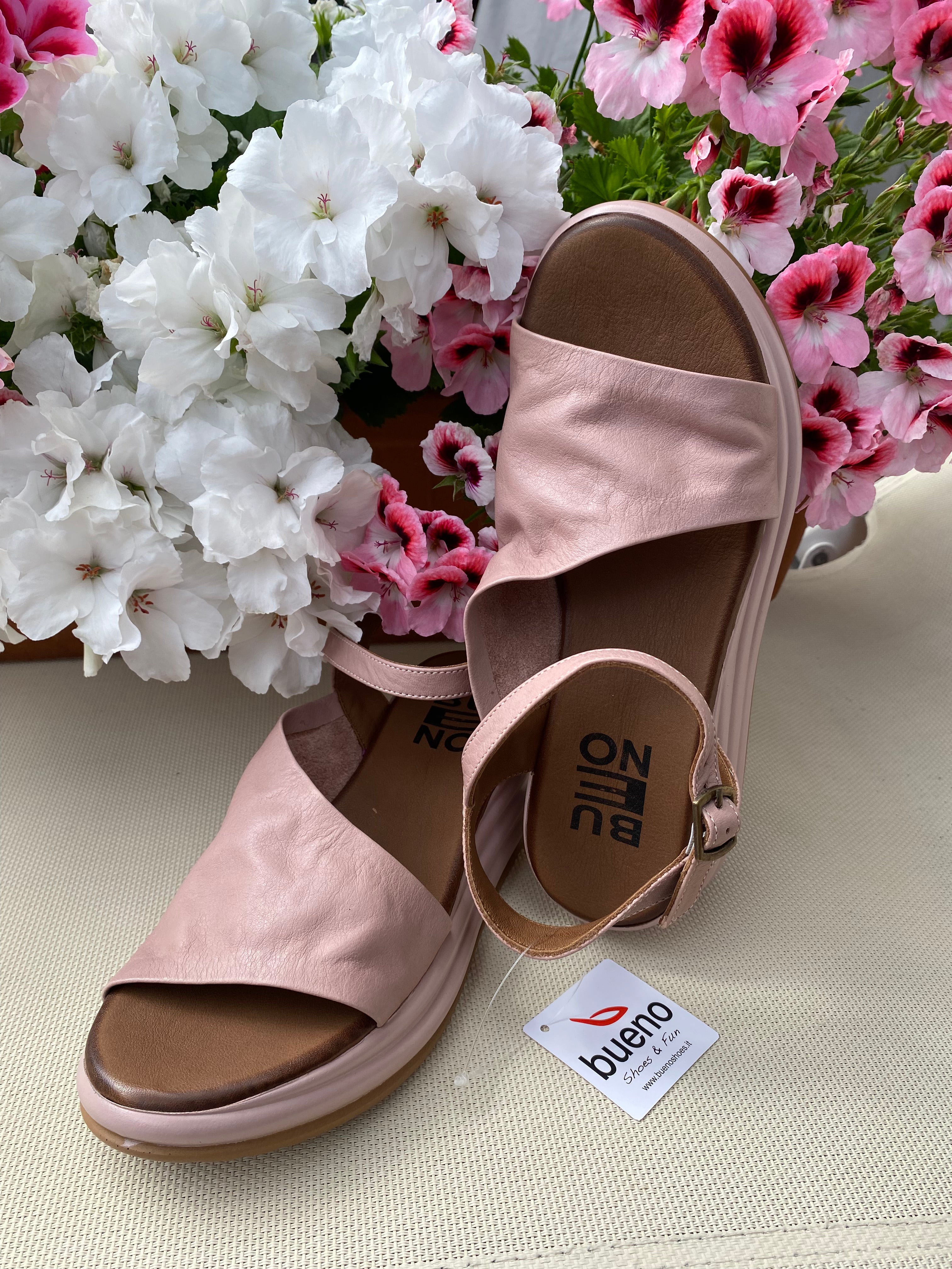 Bueno A2402 sandalo con fascia trasversale e cinturino in pelle rosa