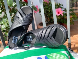 Bueno E3201 sandalo doppia fascia con cinturino e zeppa platform in pelle nero