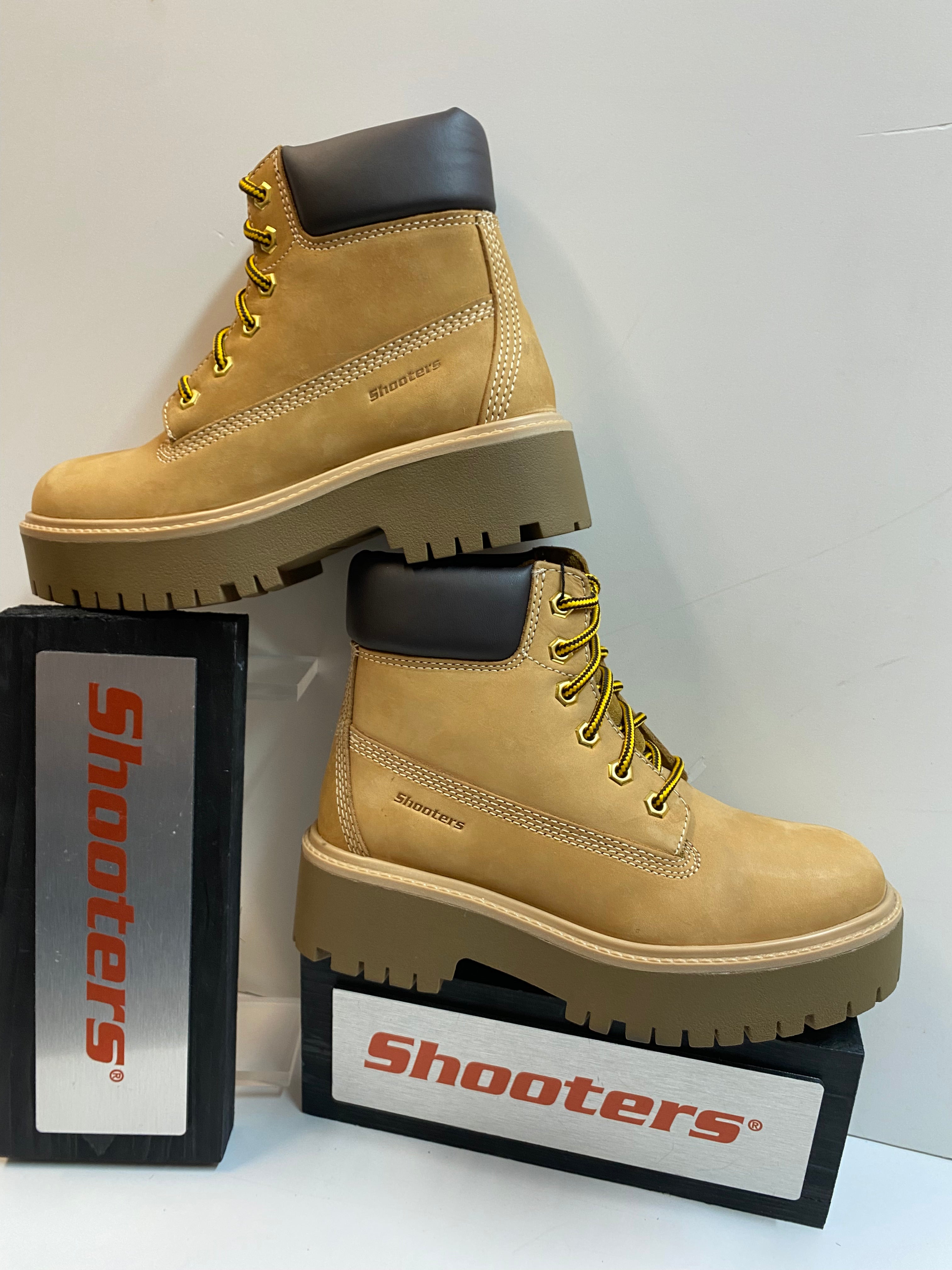 Shooters S22096-03 anfibi donna in pelle ingrassata gialla e fondo alto