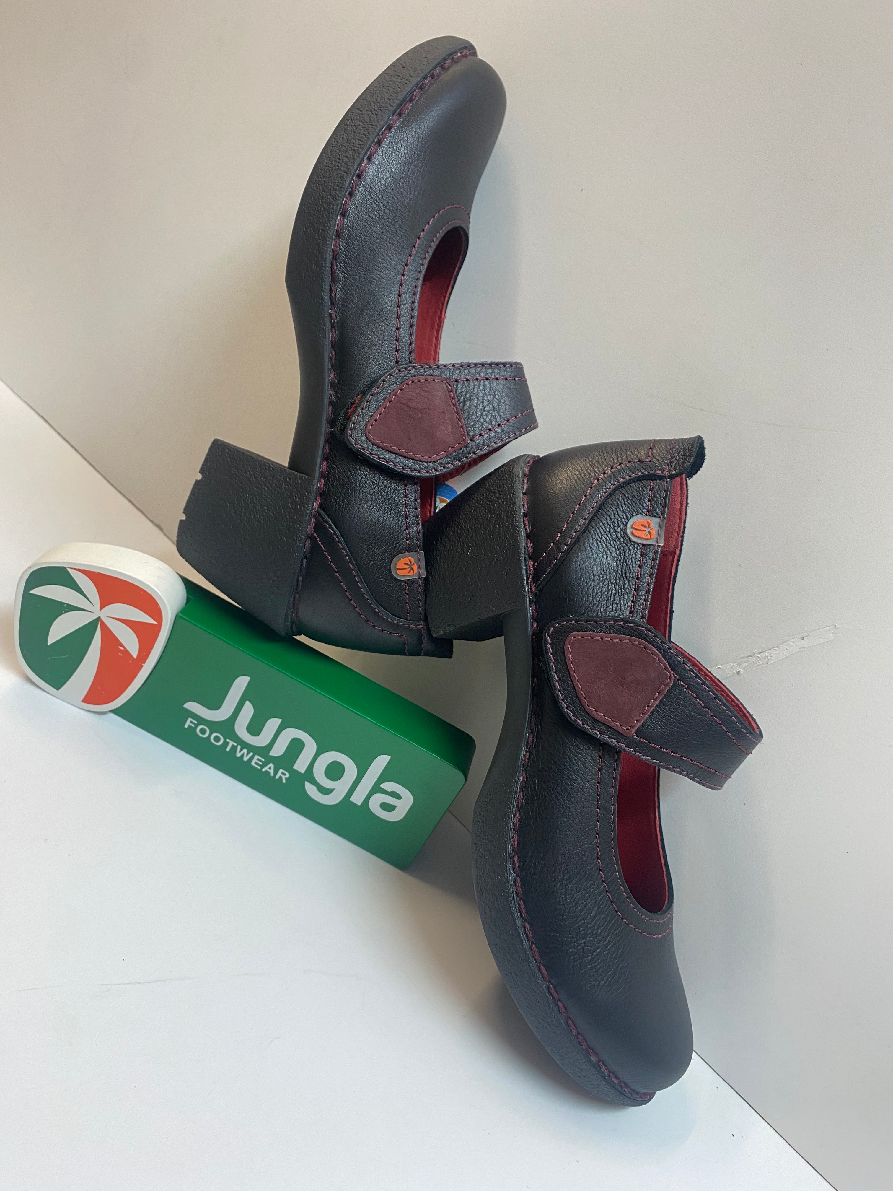 Jungla 8446 dècolletè in pelle con cinturino