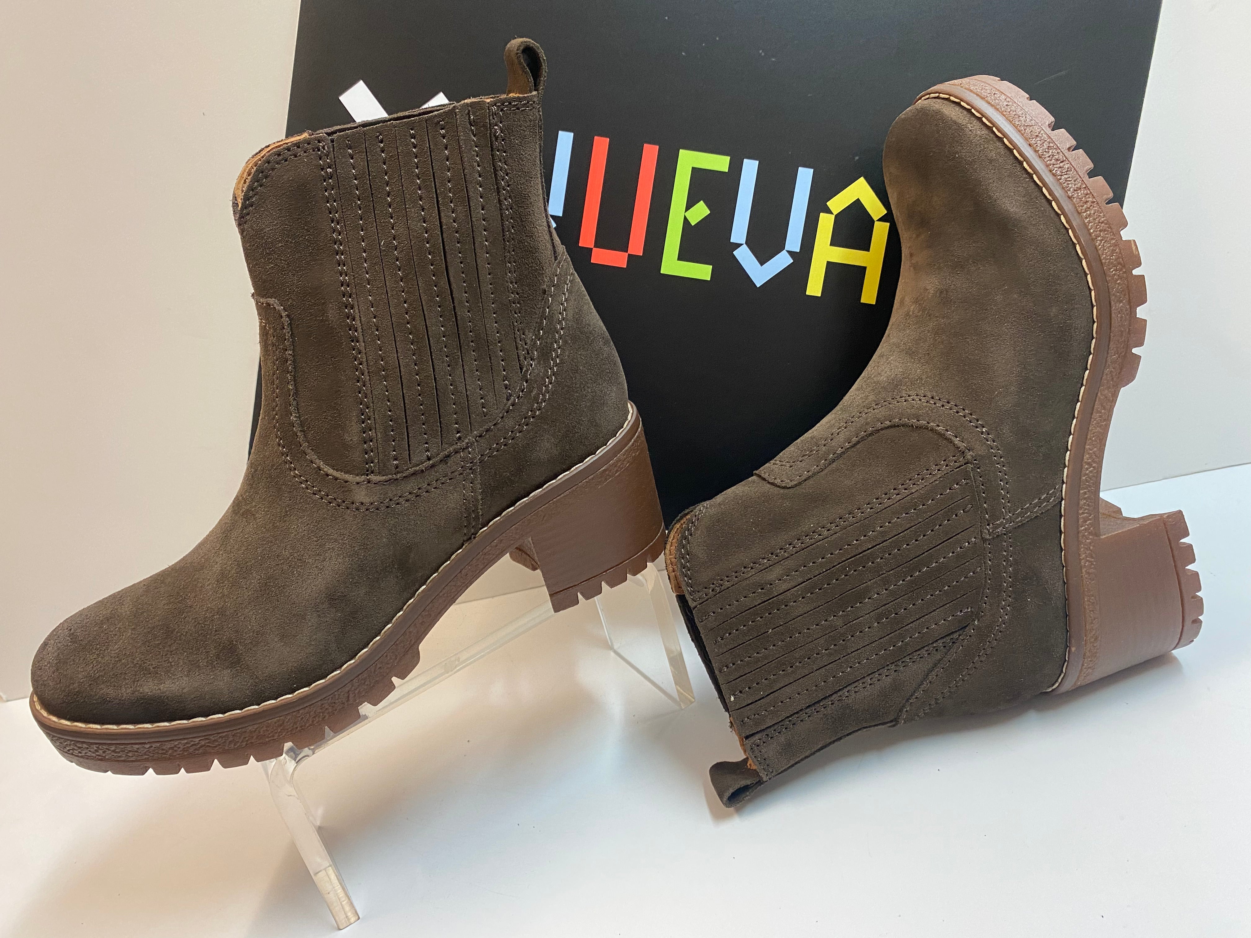 Vueva WH353H26P stivaletti in nabuk tortora