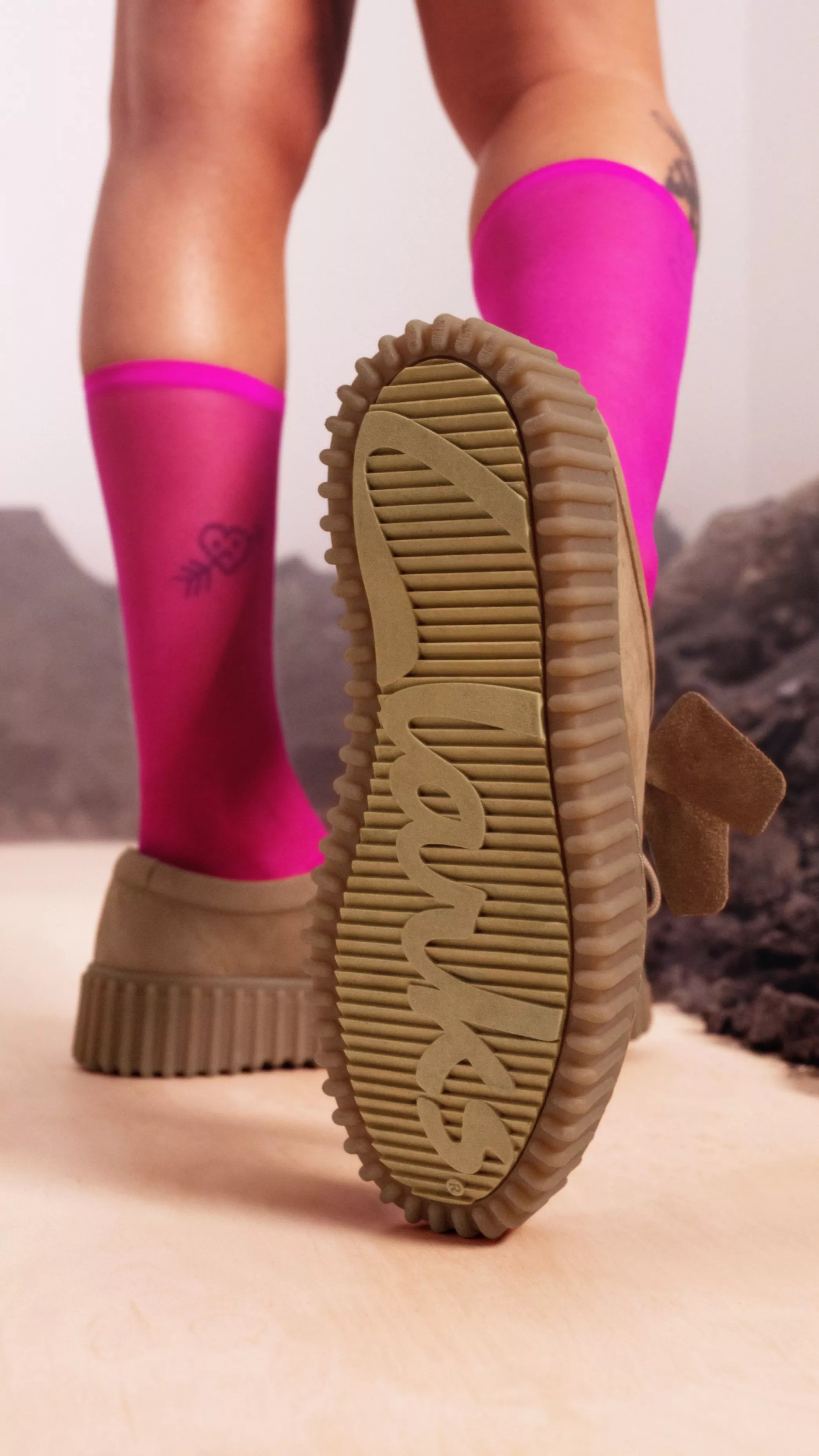 Clarks 26172084 Torhill Bee donna Nabuk marrone chiaro