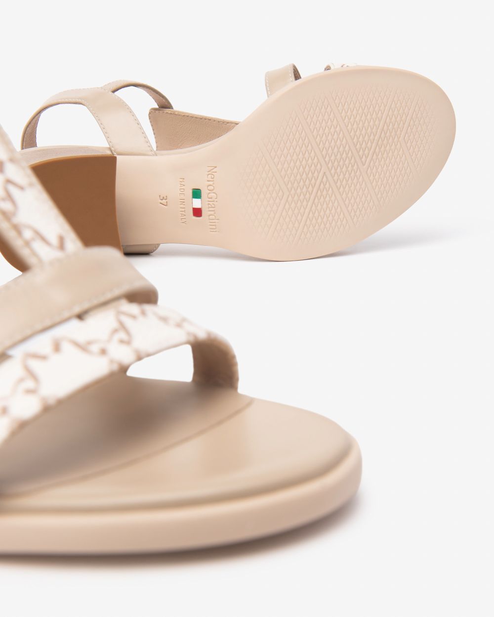Nero Giardini E513433D Sandali Donna in Pelle e Materiale Tecnico beige/nocciola