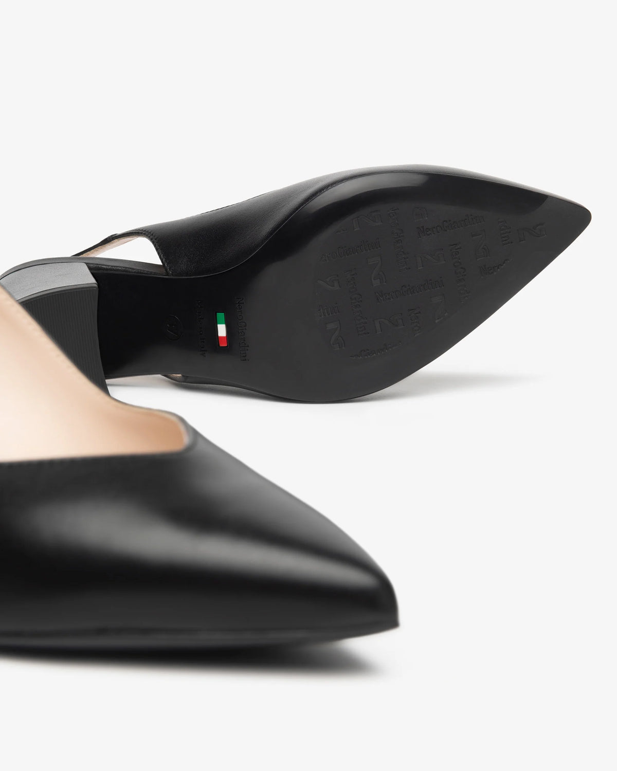 Nero Giardini E615520D Slingback in pelle da donna