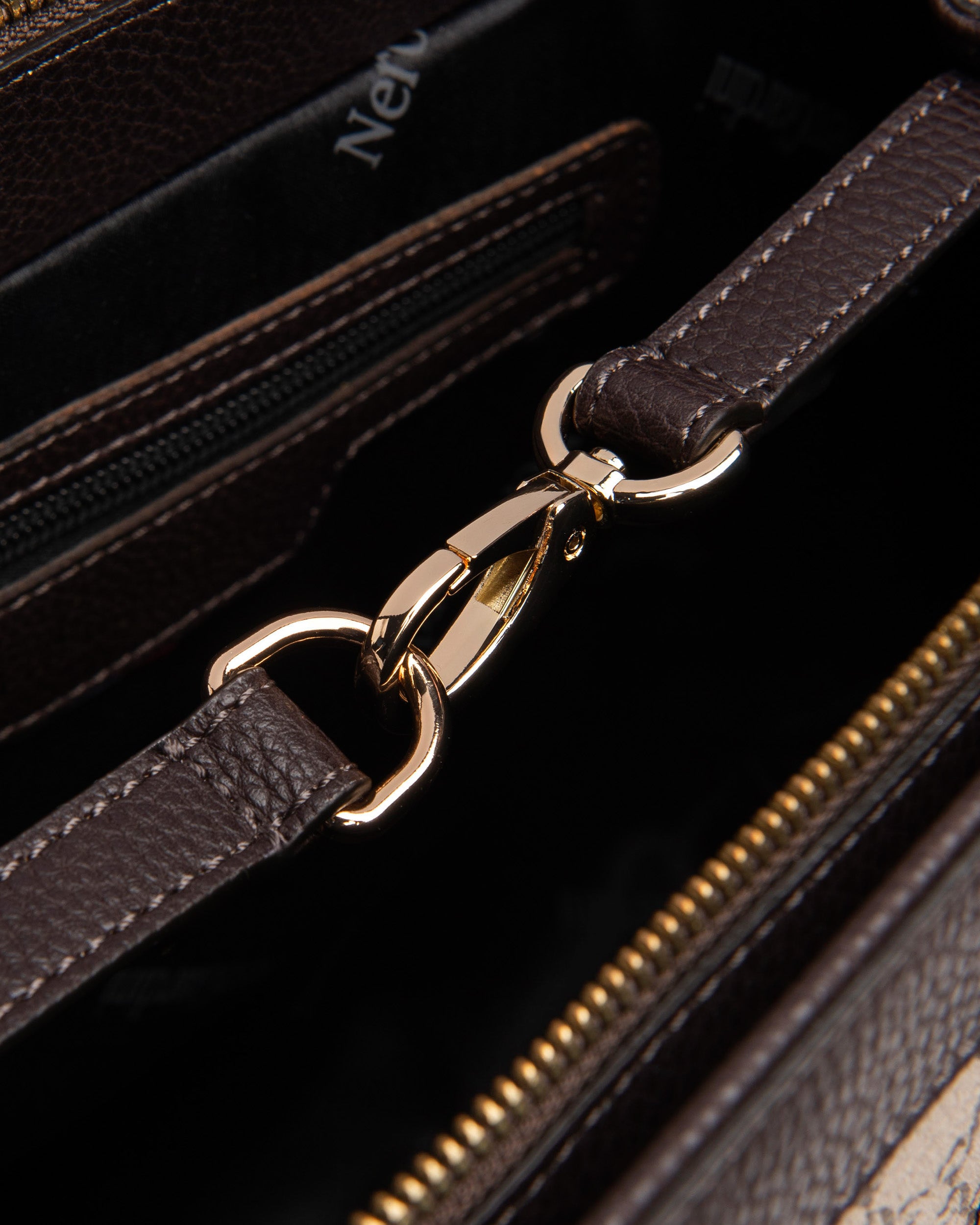 Nero Giardini I443832D Borsa a spalla da donna in materiale tecnico ecru