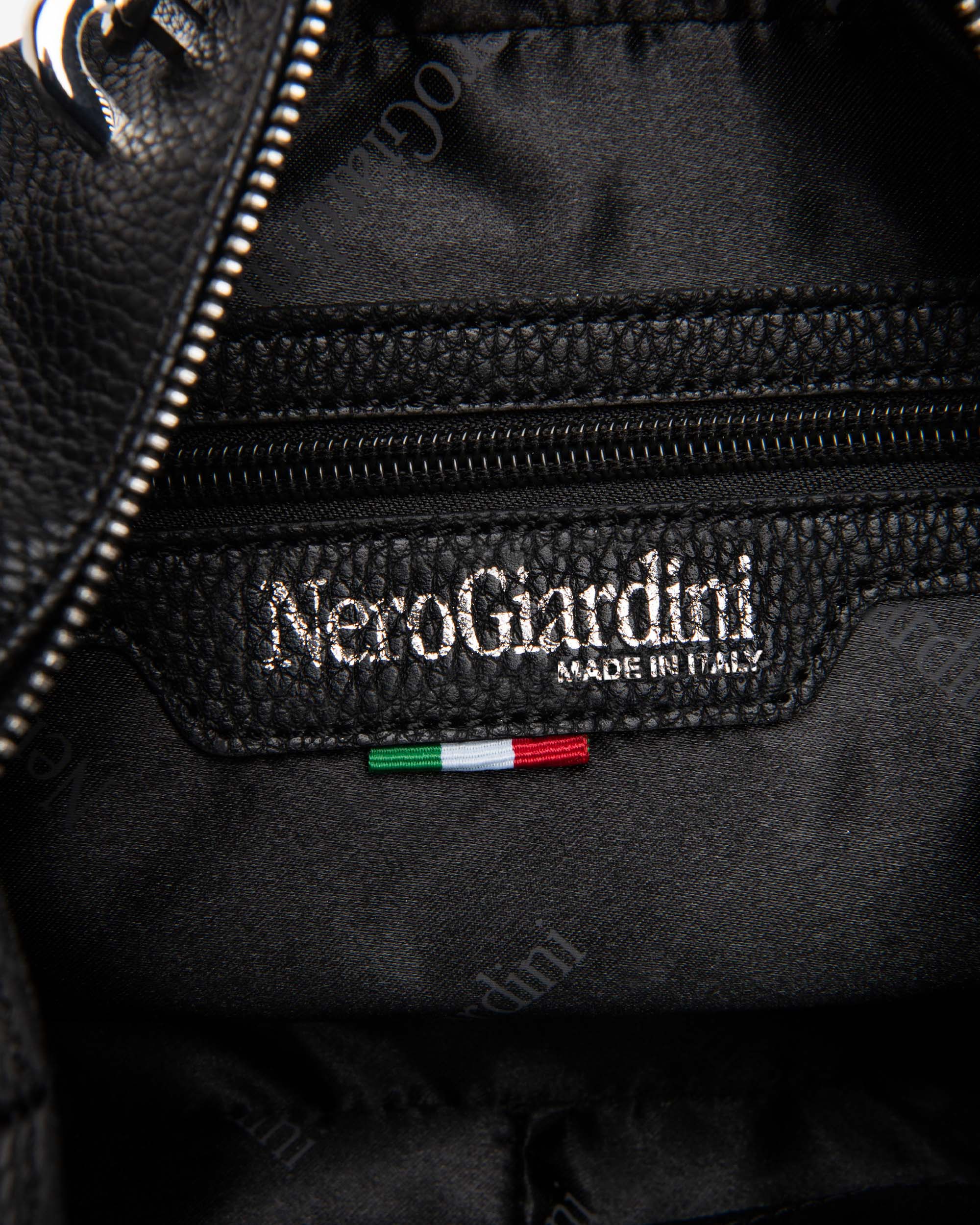 Nero Giardini I443862D Borsa a tracolla da donna in materiale tecnico nero
