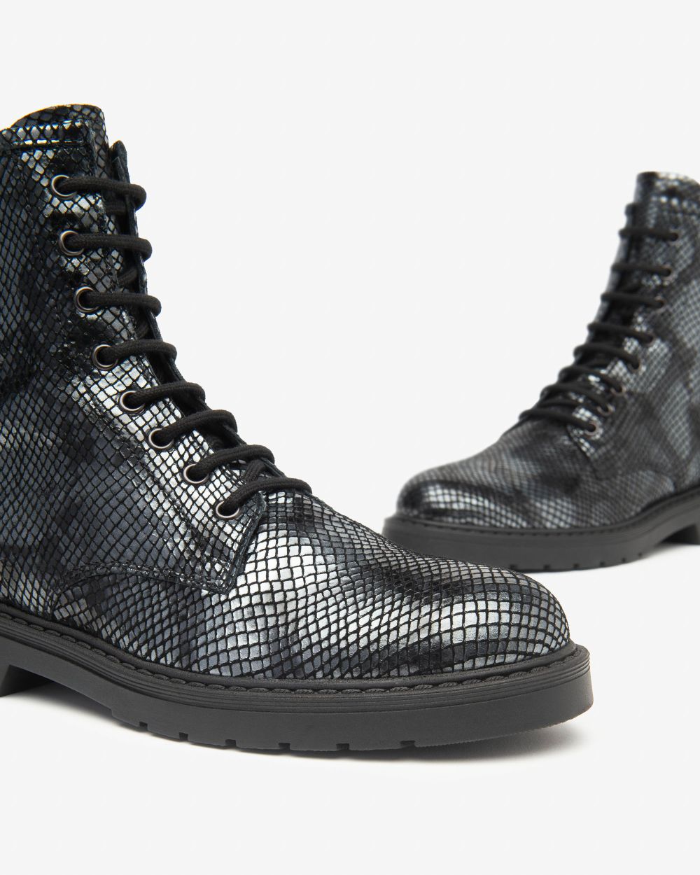 Nero Giardini I513946D Anfibi Donna in Pelle nickel nero