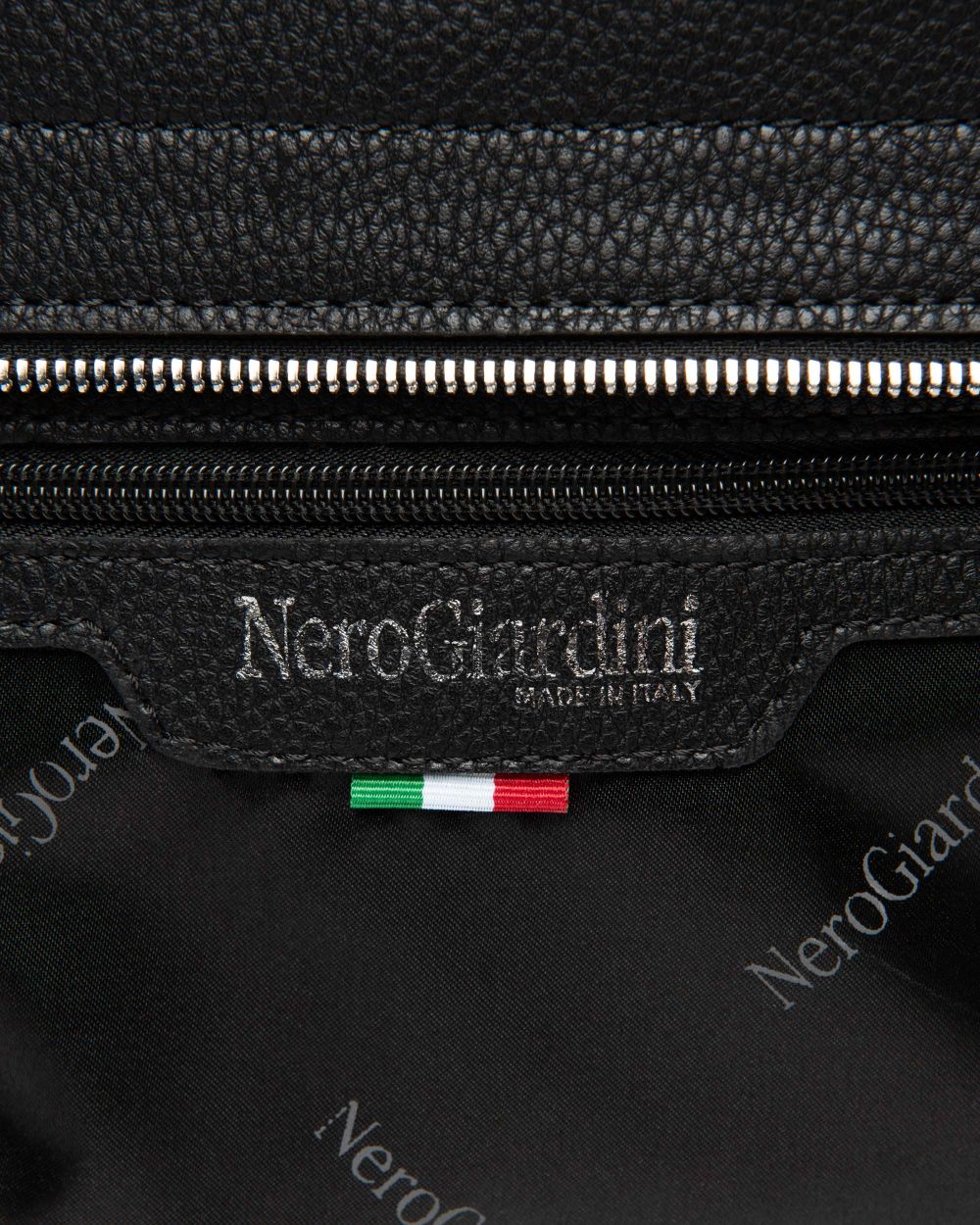 Nero Giardini I544071D Borsa a Tracolla da Donna in Materiale Tecnico