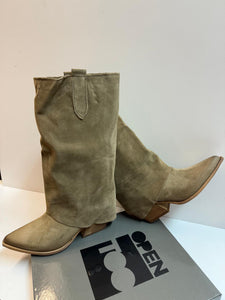 Open Too Loca 240 stivale texano con risvolto pelle scamosciata taupe