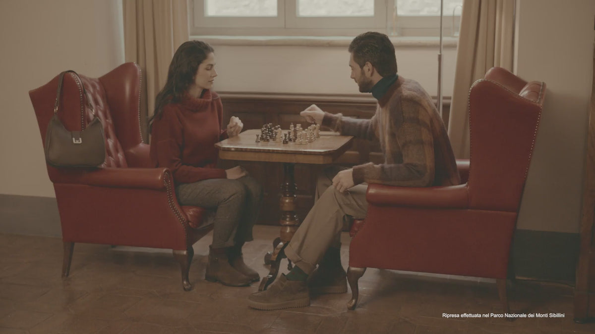 Carica il video: 