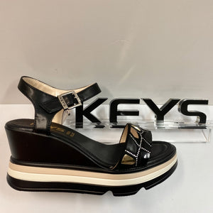 KEYS K-8132 SANDALO CON ZEPPA E CINTURINO NERO
