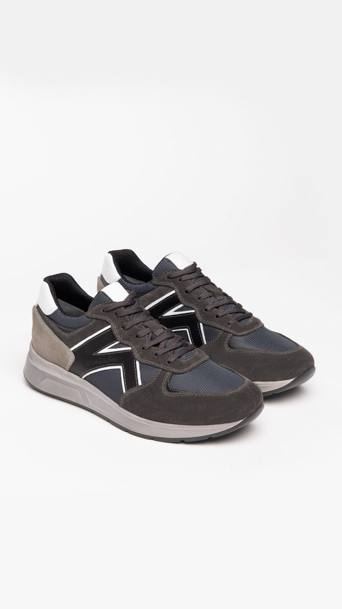 Nero Giardini I202546U Sneakers uomo in camoscio grey